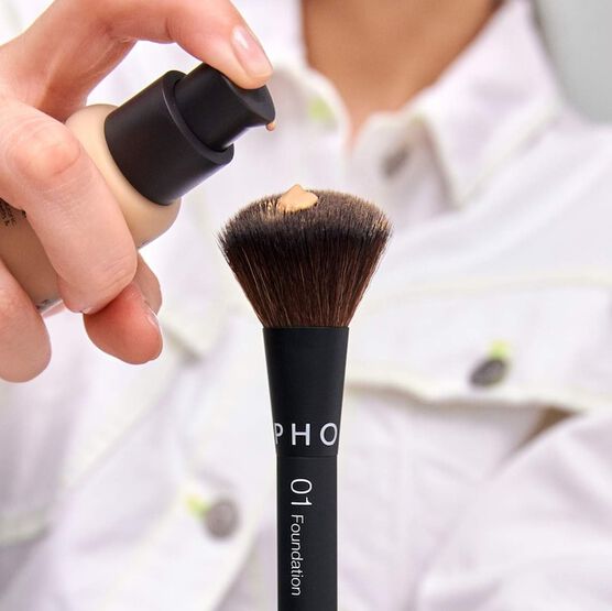 NEWCLASSIC BRUSH VEGAN-24-01 FOUNDATION